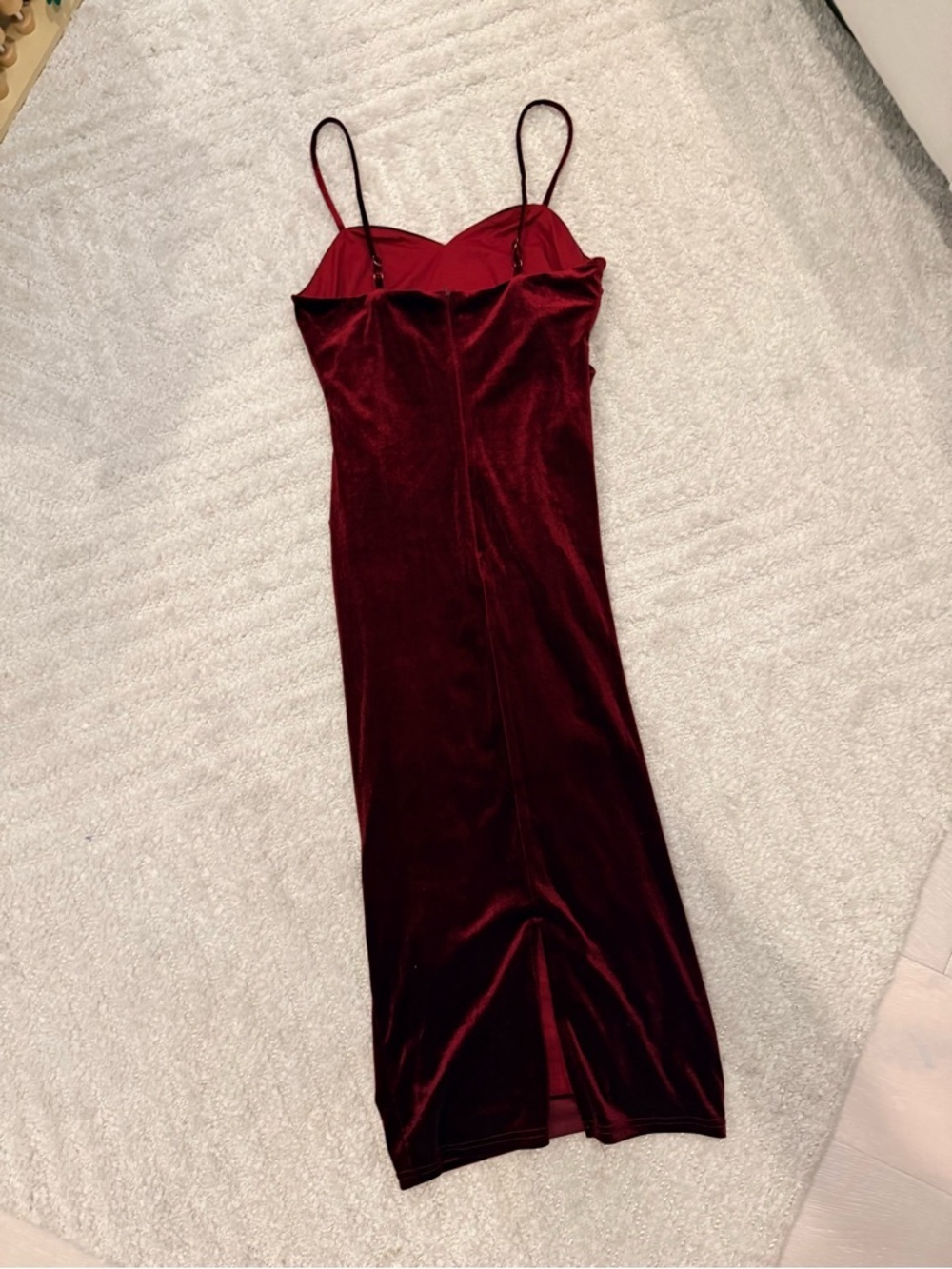 NWOT Lulus Women’s Deep Red Velvet Midi Dress - Size Small - Picture 4 of 6